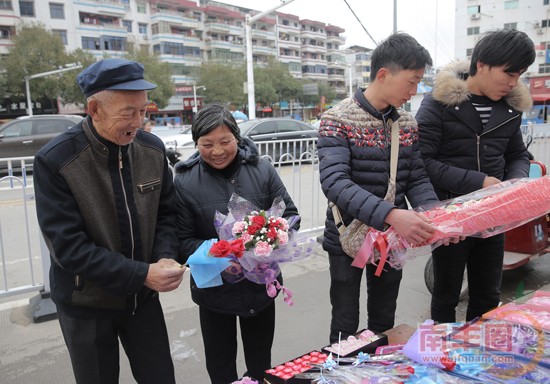 江西南丰：老年人的浪漫 (3)[20160215101251].jpg